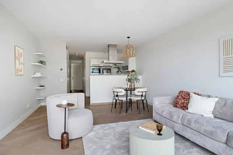 Amsterdam Westerdokseiland: Lichtrijk 3-kamerappartement met IJ-uitzicht