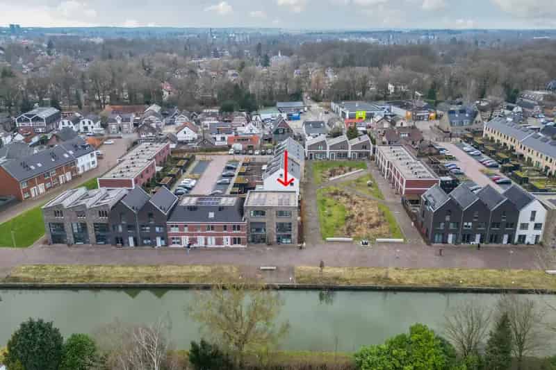 Luxe Hoekwoning Apeldoorns Kanaal 4 slaapkamers 2 badkamers