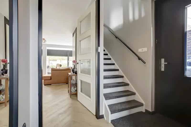 Ruime 2-onder-1-kapwoning te Dronten 3 slaapkamers luxe keuken en badkamer