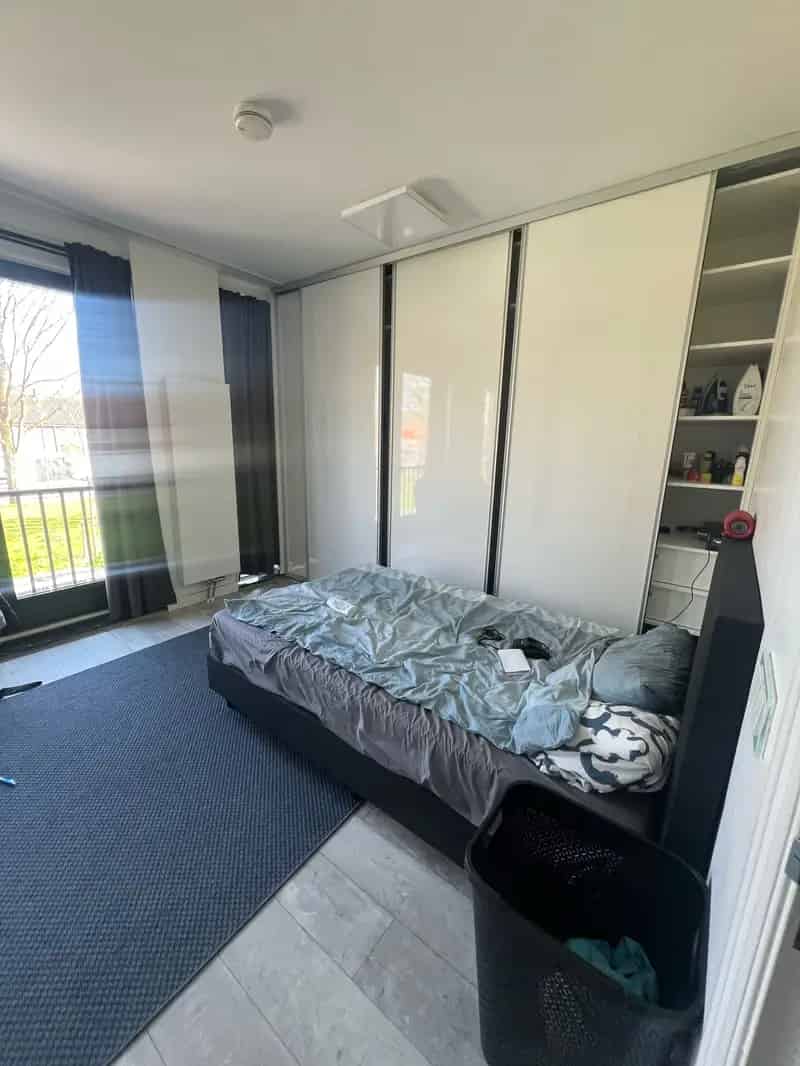 Nette Kamer Geuzenveld te Huur Met Inschrijving