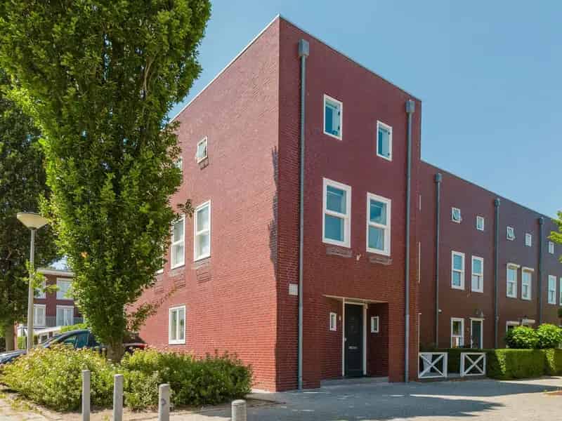 Ruim Hoekherenhuis 5 Slaapkamers Spijkenisse
