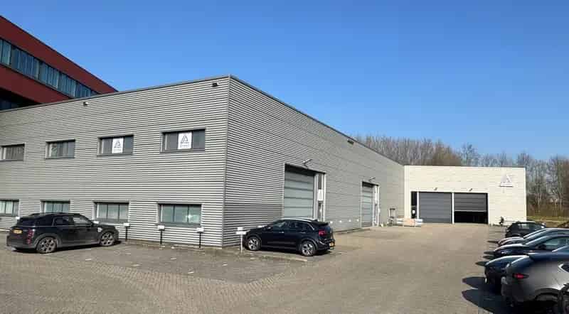 Bedrijfshal te Huur Nieuwerkerk aan den IJssel 2530m2