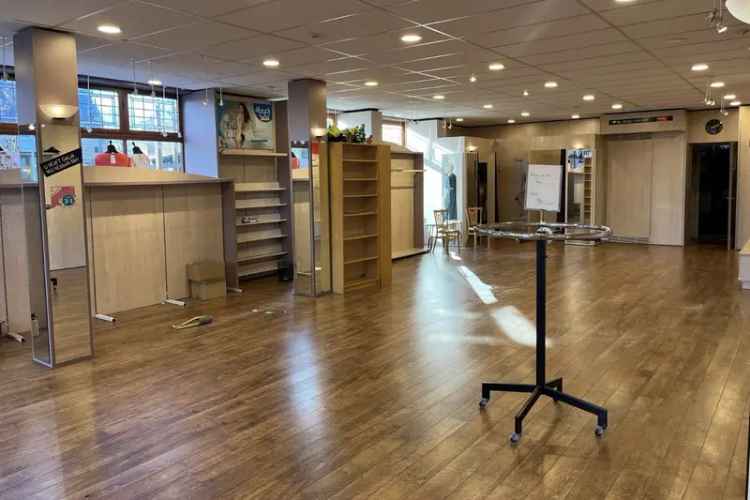 Winkelpand Den Burg Binnenburg 216m² A1 locatie
