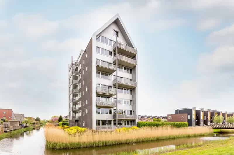 3 Kamer Appartement Floriande Eigen Parkeerplaats Balkon