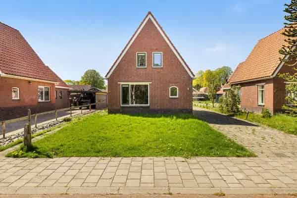 Vrijstaande woning Bellingwolde: Ruime tuin & moderniseringspotentie