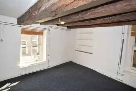 Kamer Doesburg 25m2 Authentiek Balkenplafond