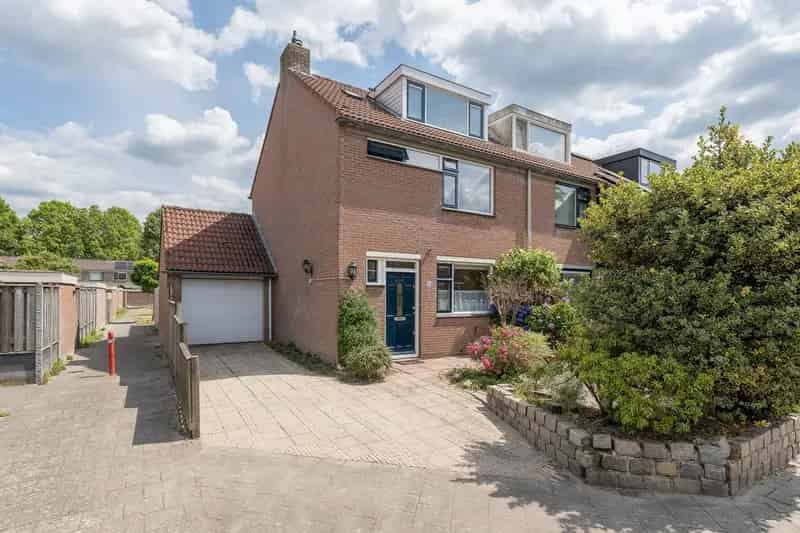 Hoekwoning Eemnes 4 slaapkamers garage tuin