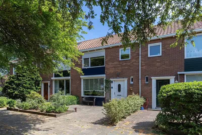 Instapklare Tussenwoning 3 slaapkamers Diepe Tuin Moderne Afwerking