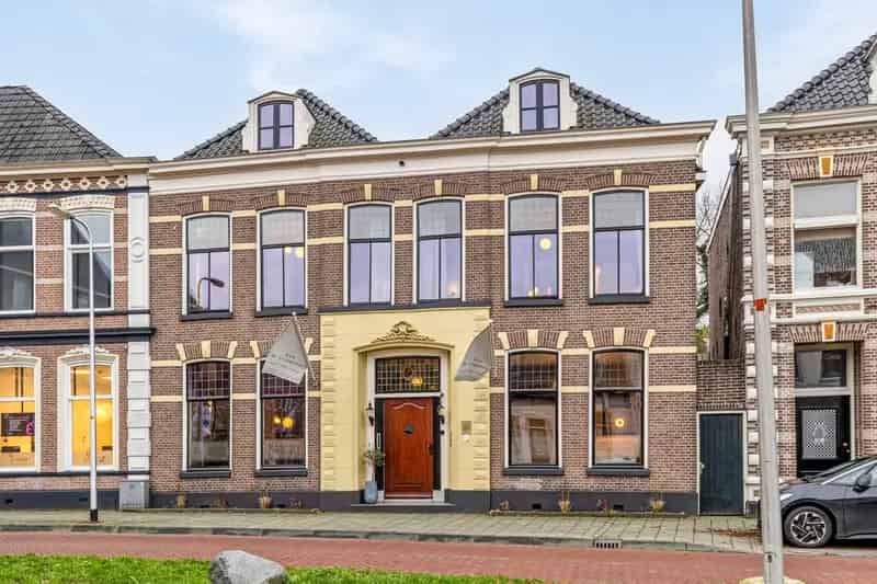 Rijksmonumentale Herenhuis met B&B Steenwijk
