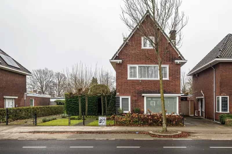 Vrijstaande woning Enschede 844m² perceel Bijgebouw 4 slaapkamers