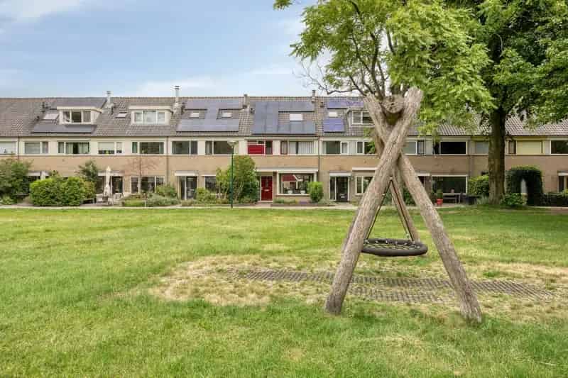 Ruime Tussenwoning Bunnik 4 slaapkamers Garage Tuin Nabij Utrecht
