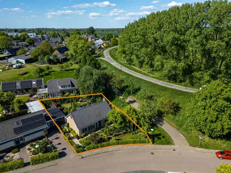 Vrijstaande Bungalow Giessen 3 slaapkamers Tuin Zonnepanelen Gerenoveerd