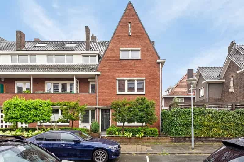 Herenhuis 8 slaapkamers 2 badkamers Venlo