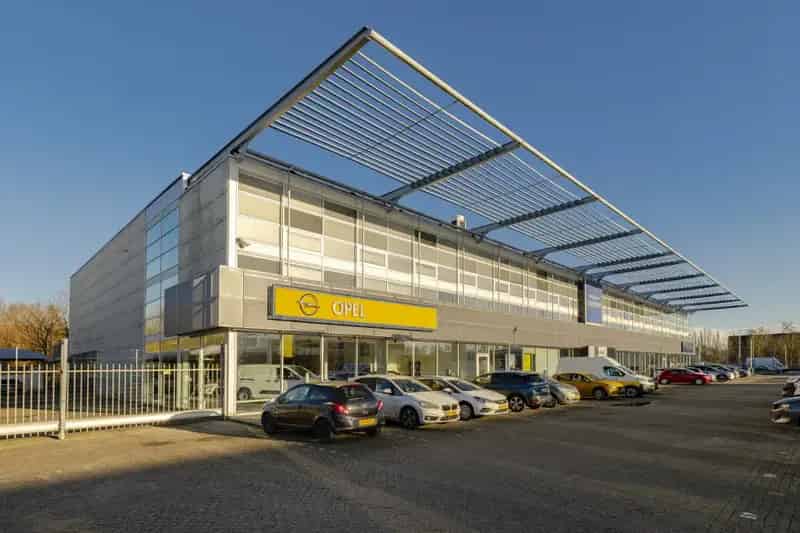 Autodealerlocatie Rotterdam - Te Huur of Te Koop