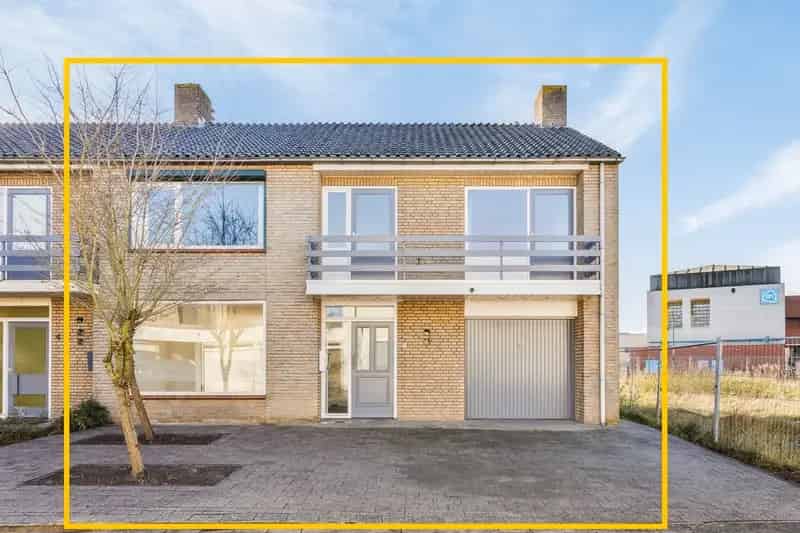 Ruime Tweekapper met Garage in Budel Centrum