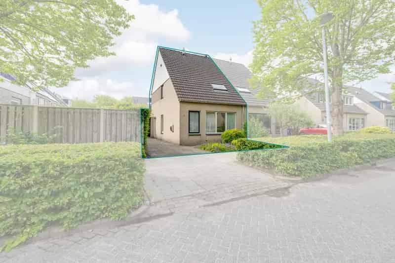 Ruime 2-onder-1-kapwoning te koop in Hoorn