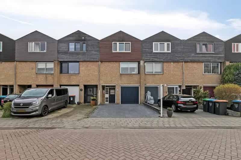 5 Kamer Drive In Woning Ridderkerk: Ruim, Groen en Familiegericht