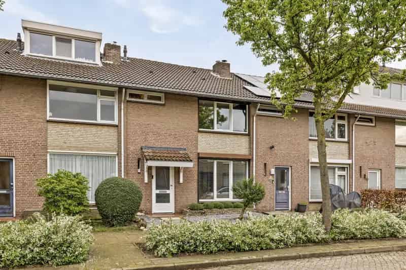 Gezinswoning Zeelst 4 slaapkamers uitbouw