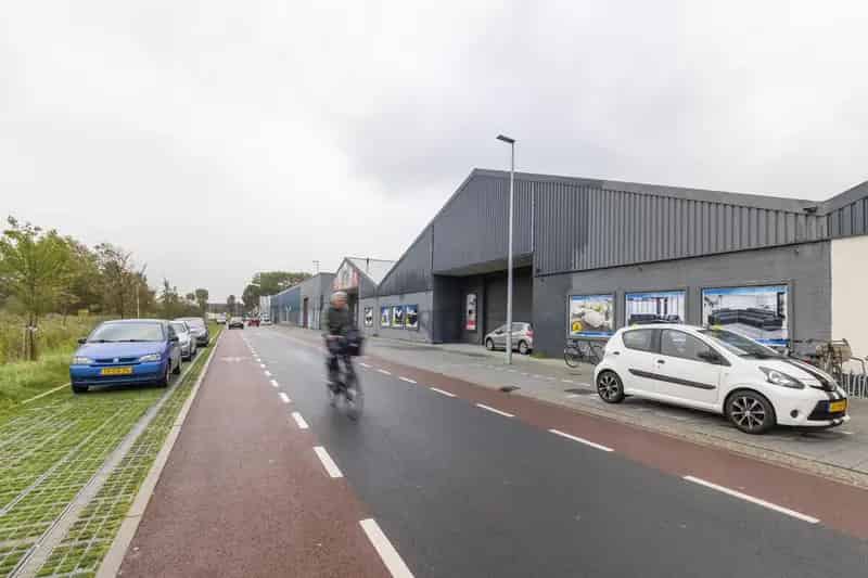 Bedrijfshal 2500m2 te Huur Alkmaar  Volumineuze Detailhandel