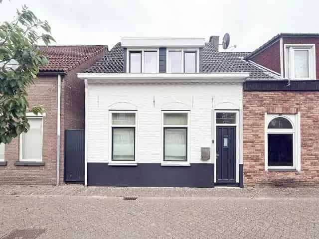 Gerenoveerde woning 4 slaapkamers 2 badkamers Terneuzen