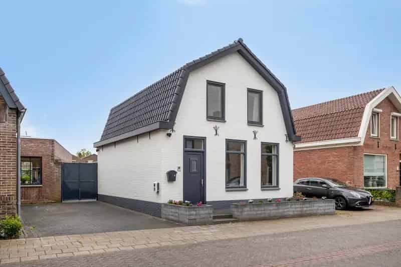 Huis te koop Oss Centrum: Gerenoveerde woning met bijgebouw