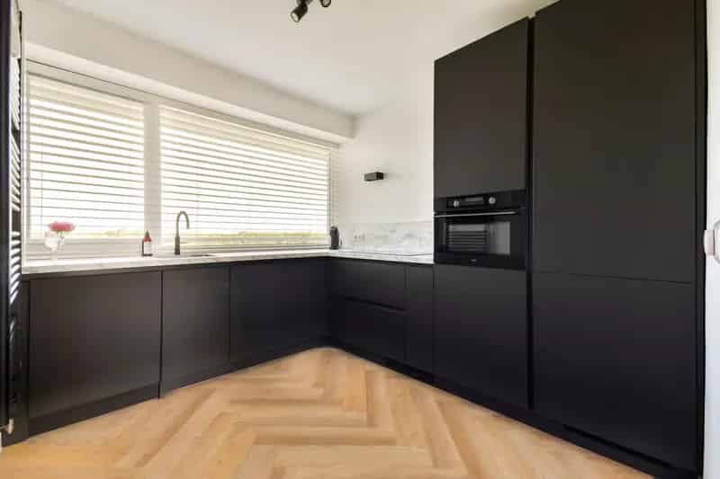 Appartement te koop Den Haag: 55m2 nabij strand, gerenoveerd