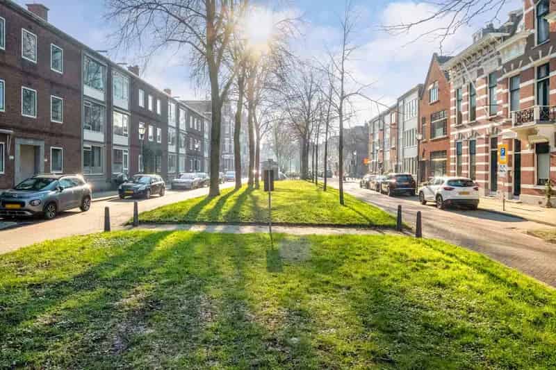Dubbel Bovenhuis Kralingen 140m2 5 Slaapkamers Jaren 50 Charme