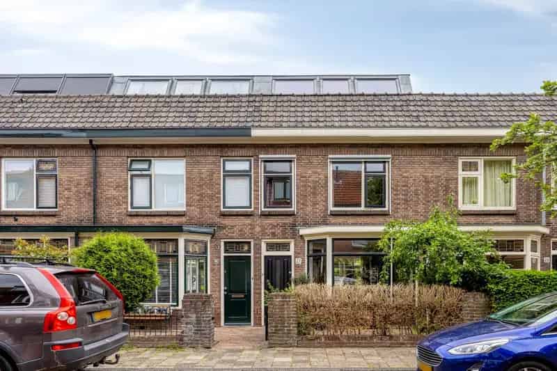 Jaren 30 Huis Leiden Spieghelstraat 3 slaapkamers diepe tuin