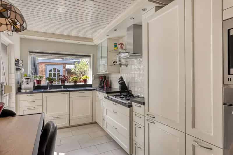 Huis te koop Teteringen: Ruime gezinswoning met garage en tuin