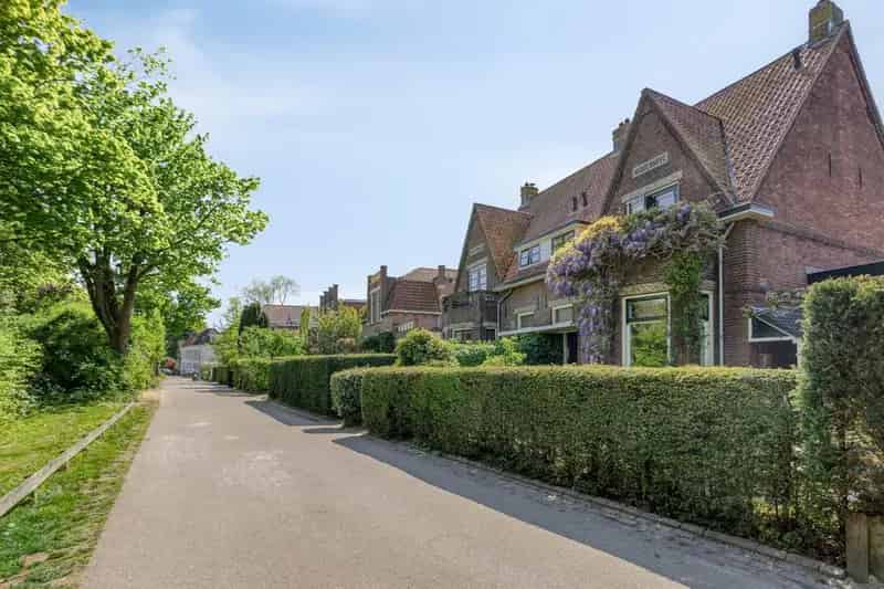 Jaren 30 woning te Zierikzee 3 slaapkamers 150m2