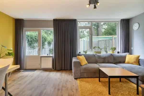 Hoekwoning Zoggel nabij scholen en centrum Uden