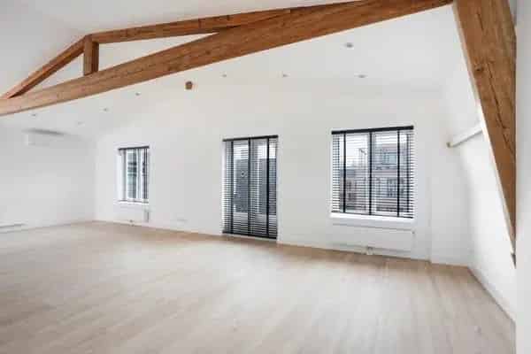 Appartement 100m2  Gerenoveerd  Balkon  2 slaapkamers