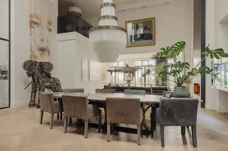 Luxe Villa in Voormalige Kerk Bergen NH