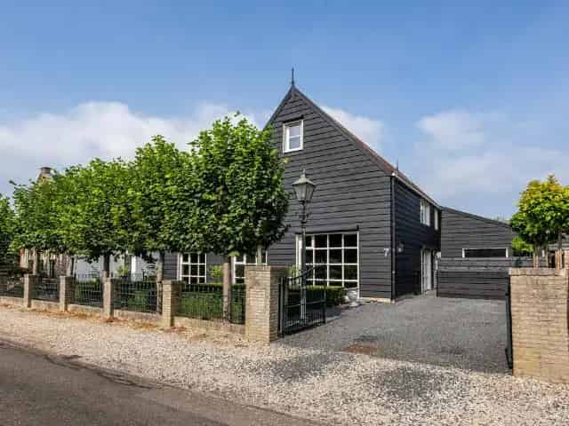 Vrijstaand huis Sommelsdijk 419m2 Dubbele bewoning