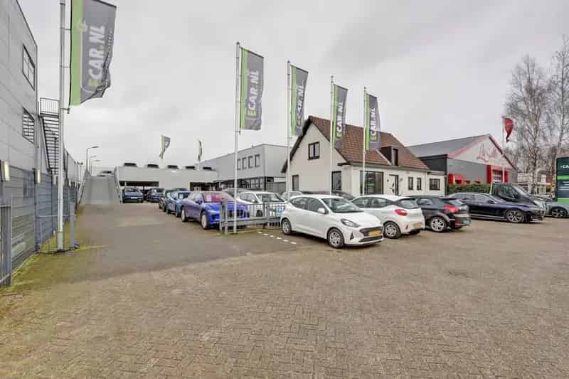 Bedrijfshal met kantoor en bedrijfswoning te koop Alphen aan den Rijn