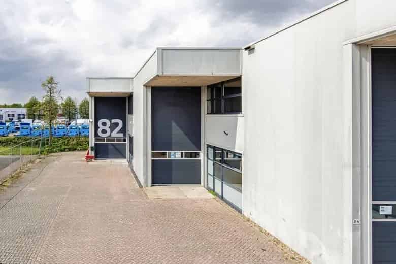 418 m2 bedrijfsruimte te koop in Nieuw-Vennep