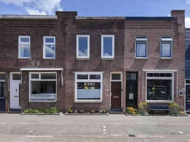 Tussenwoning Gouda 3 slaapkamers starters woning tuin dakterras