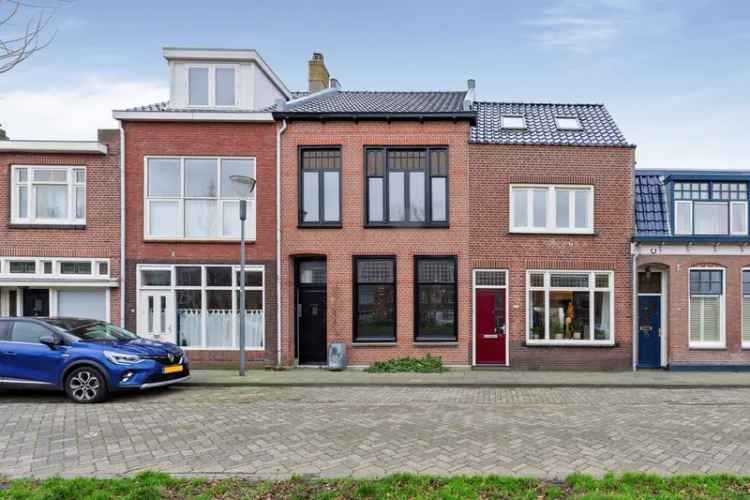 Grachtenpand Te Koop in 18, Kerkgracht, Den Helder, Noord-Holland