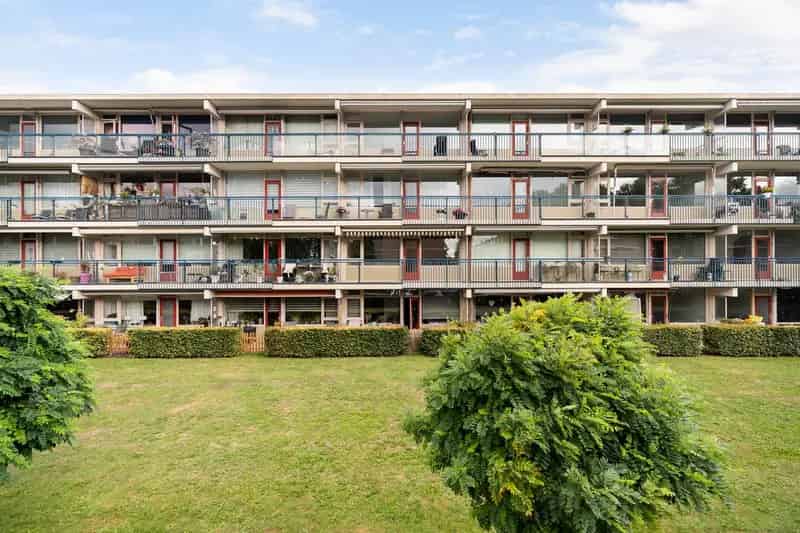 2 Kamer Appartement IJsselmonde Ruim Balkon Nabij Winkels