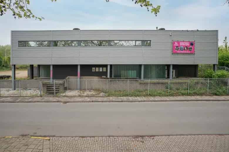 1000 m2 Bedrijfsruimte Geleen te Koop