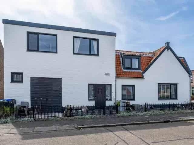 Instapklare gerenoveerde woning Middelharnis
