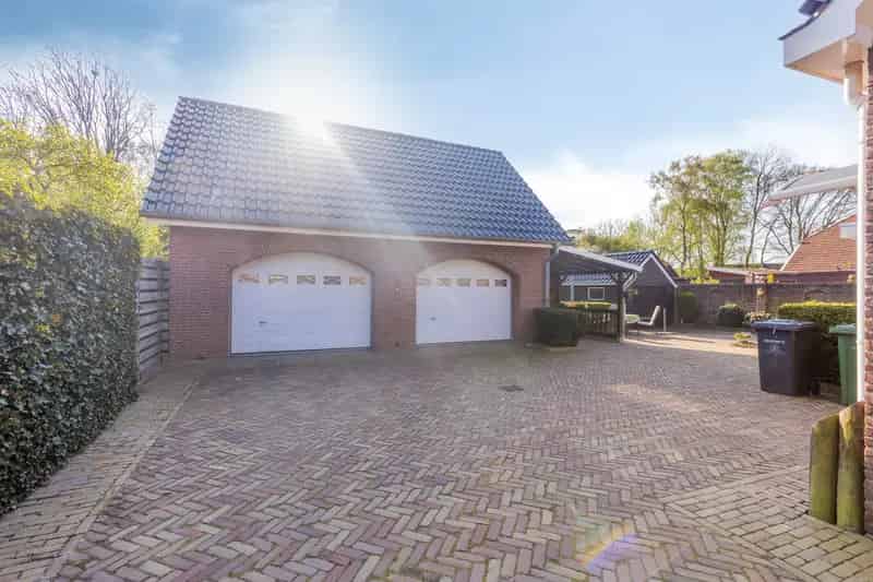 Vrijstaand Huis Musselkanaal: Dubbele Garage, Ruime Tuin, Ouderslaapkamer BG
