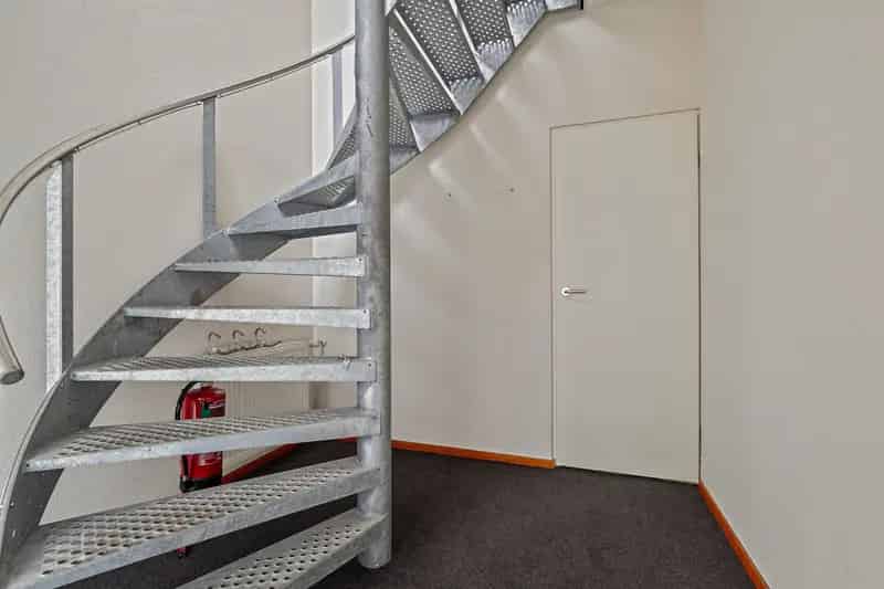 Kantoor met Bovenwoning te Koop Wormerveer