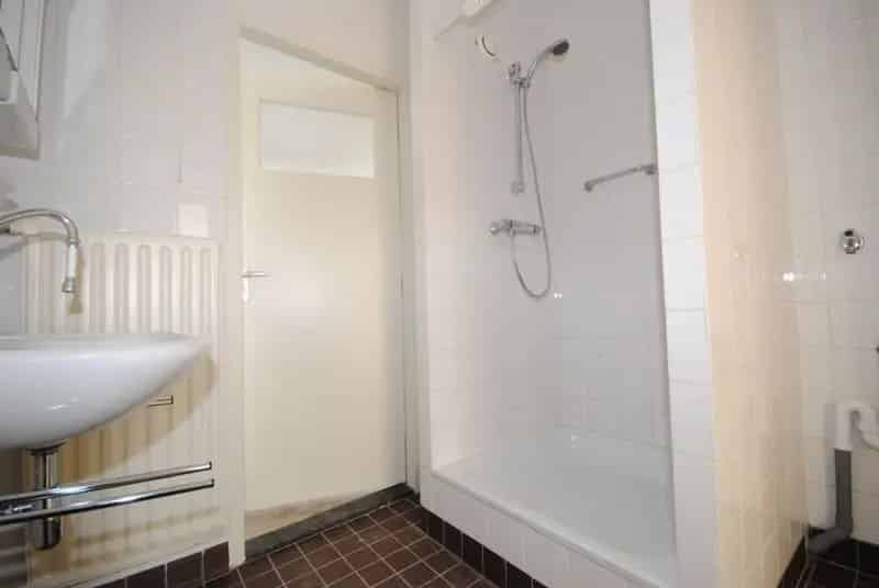 3-kamer appartement boven Savorninplein Den Haag