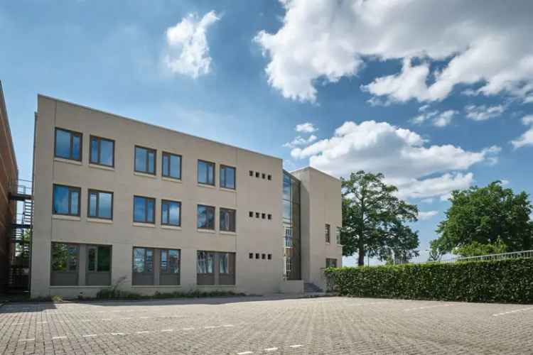 Kantoor Almelo | Zoek kantoren te huur: Stationsplein 20 7607 GD Almelo [funda in business]