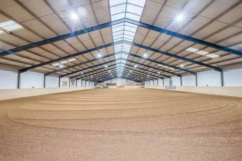 Woonboerderij met Hippische Accommodatie te Hernen