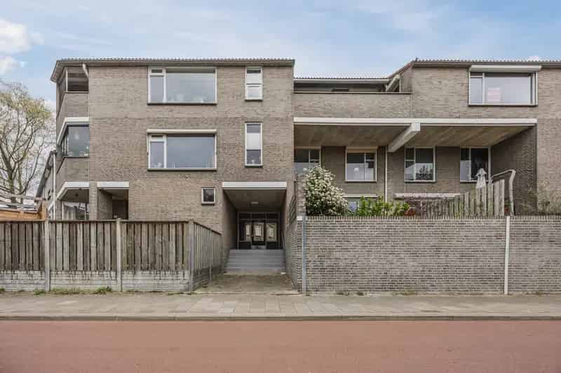 Groot appartement 6 slaapkamers Oss