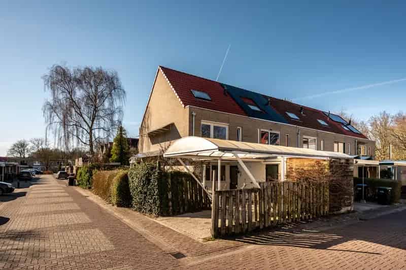 Ruime 5 Slaapkamers Hoekwoning Lelystad Nabij Groen