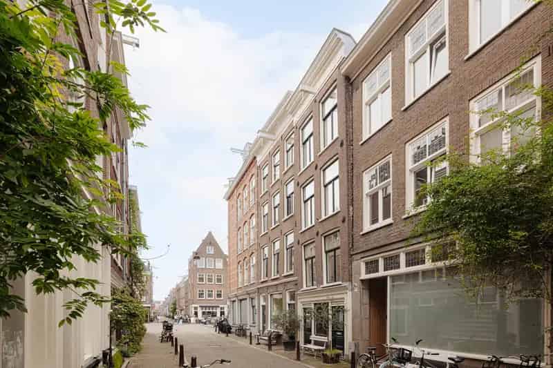 Jordaan pand: gerenoveerd woon winkelpand met B&B vergunning