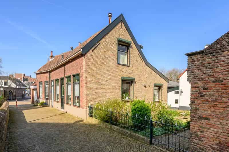 Huis te koop Naaldwijk Centrum 1638 Karakteristieke woning Garage